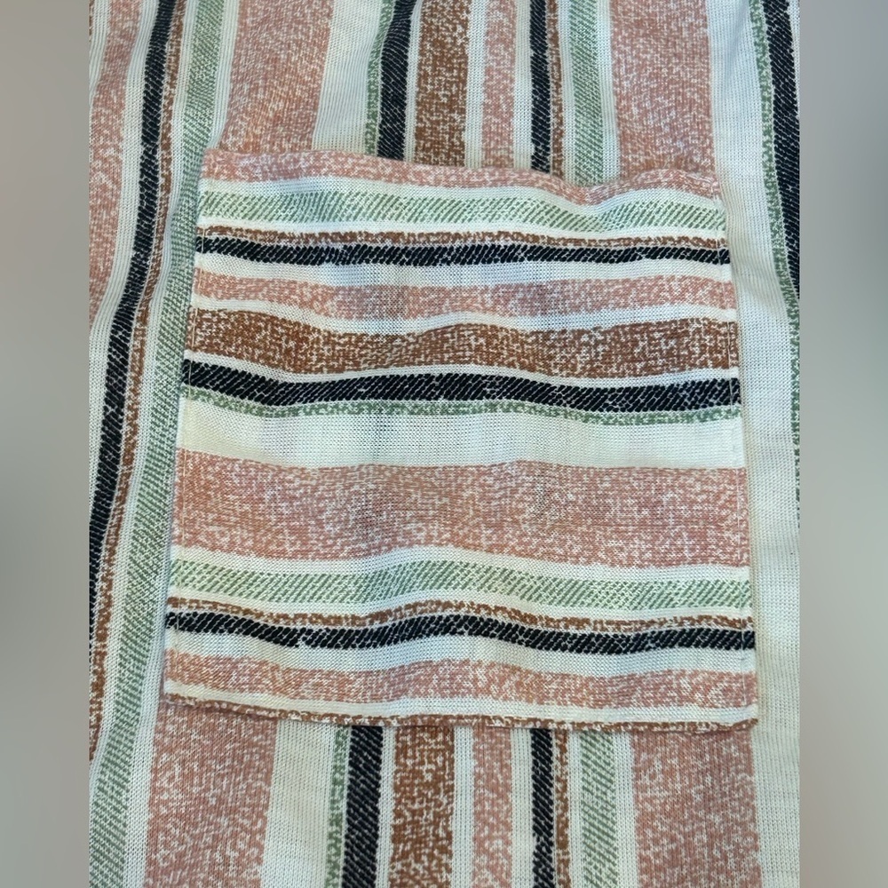 NWOT Eden & Olivia Striped Button Up Top - Picture 5 of 6